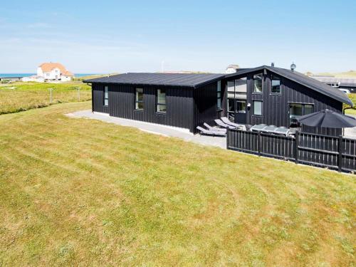 Four-bedroom Holiday Home In L�kken 19