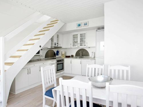 Two-bedroom Holiday Home In L�kken 21