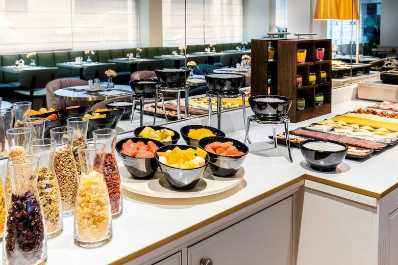 Hotel NH Brussels St�phanie