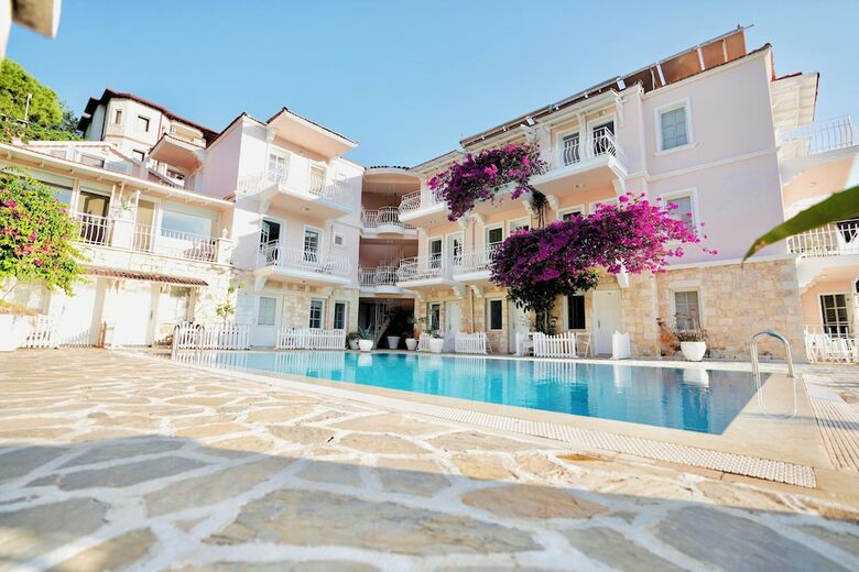 Club Capa Hotel