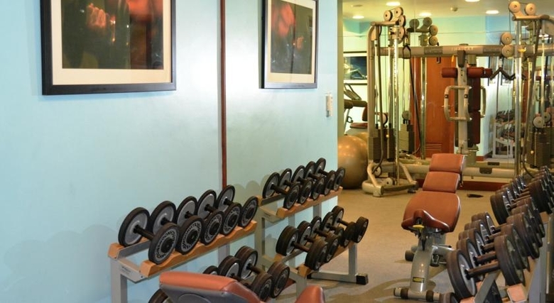 Hotel Al Rawda Rotana Suites