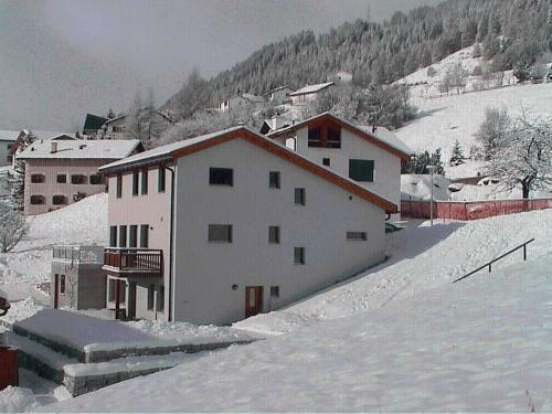 Apartamentos Chasa Mundin
