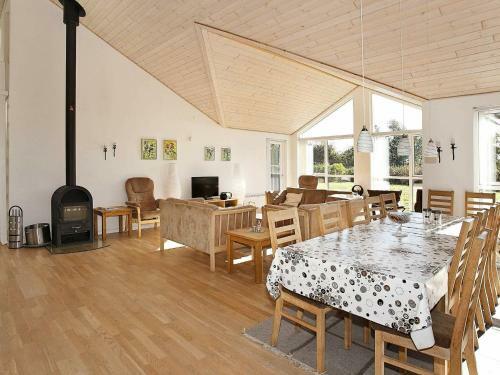 Four-bedroom Holiday Home In Hadsund 13