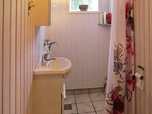Three-bedroom Holiday Home In S�by 17