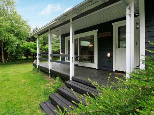Three-bedroom Holiday Home In S�by 1