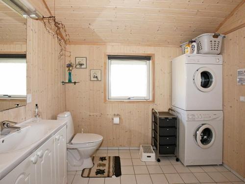 Four-bedroom Holiday Home In Hadsund 8