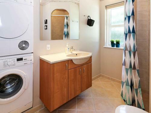 Three-bedroom Holiday Home In Hadsund 11