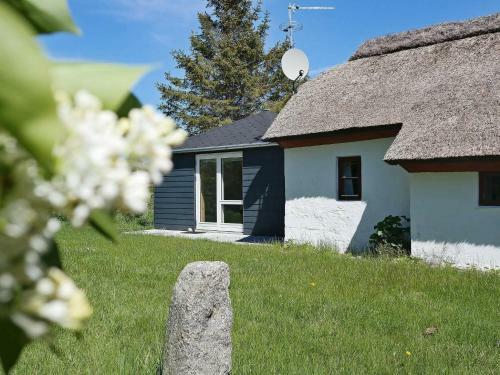 Two-bedroom Holiday Home In Vesl�s 1