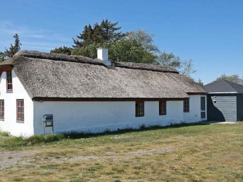Two-bedroom Holiday Home In Vesl�s 1