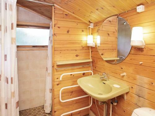Three-bedroom Holiday Home In �lb�k 54