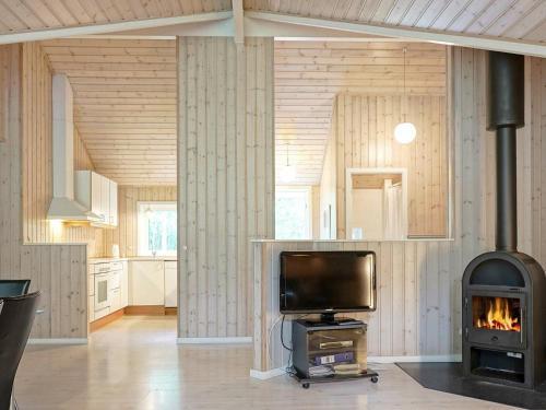 Three-bedroom Holiday Home In Nex� 8