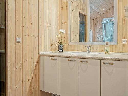Four-bedroom Holiday Home In Nex� 8