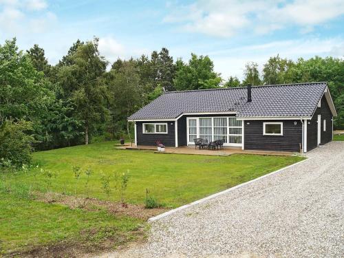 Three-bedroom Holiday Home In L�gst�r 6