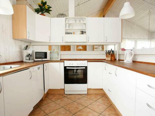 Five-bedroom Holiday Home In L�gst�r