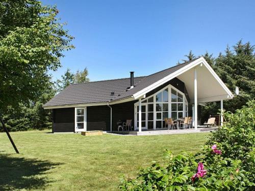 Four-bedroom Holiday Home In L�gst�r 3