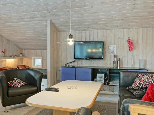 Four-bedroom Holiday Home In Nex� 5