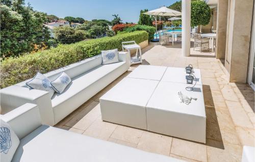 Six-bedroom Holiday Home Cabrils With Sea View 05