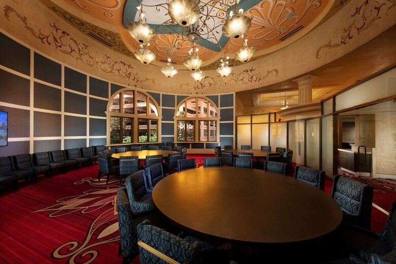 Hotel Peppermill Resort  Casino