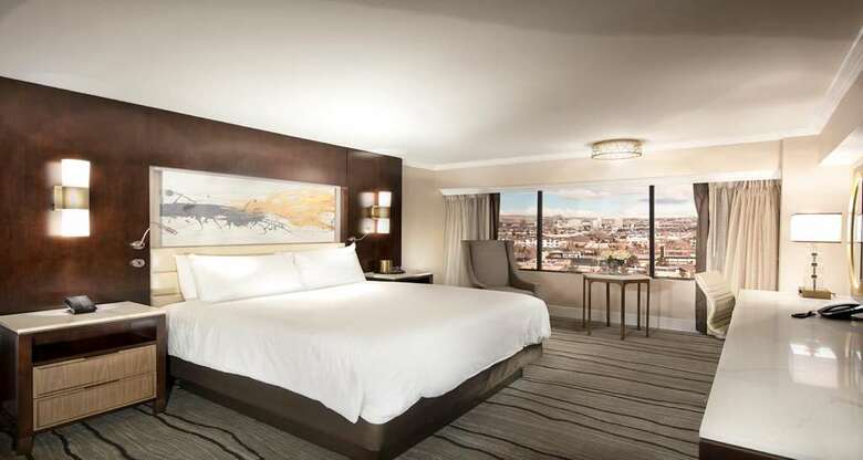 Hotel Peppermill Resort  Casino