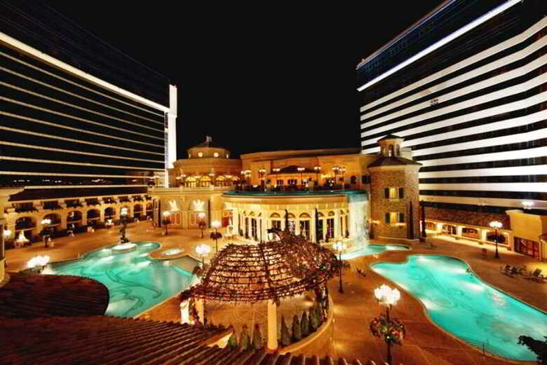 Hotel Peppermill Resort  Casino