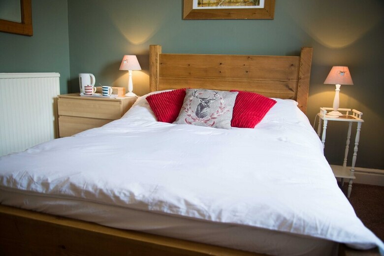 Bed & Breakfast Compton Guest House
