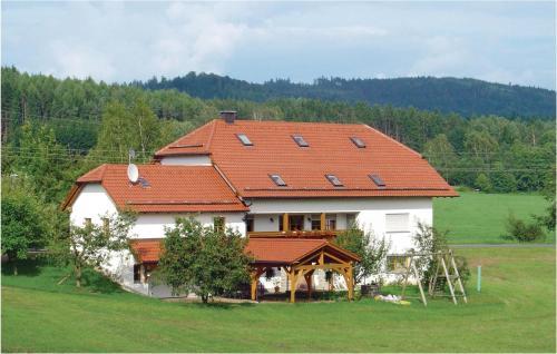 Four-bedroom Apartment Flo� 0 03