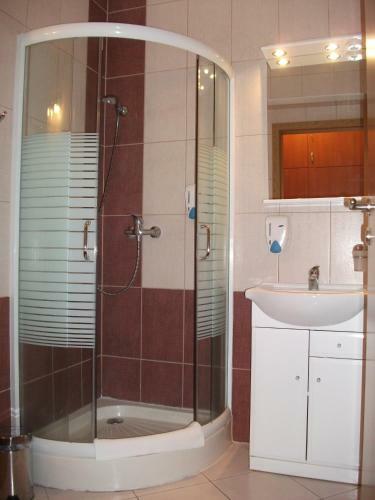Hostal Minerva Panzi�, �tterem - K�v�z�