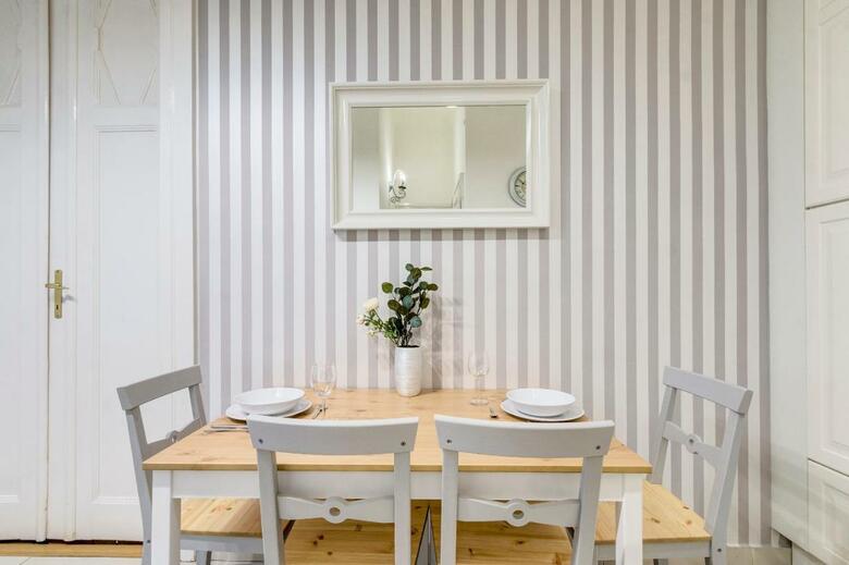 Fashion Street Luxury Apartment