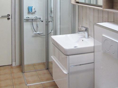 Three-bedroom Holiday Home In Gr�mitz 10