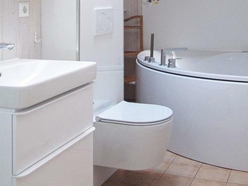 Three-bedroom Holiday Home In Gr�mitz 10