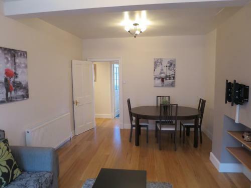 Buccleuch Street Apartment