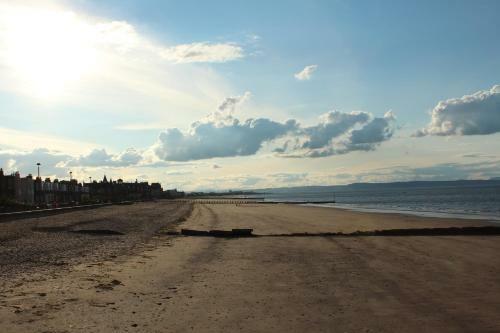 Edinburgh Beachfront B&B