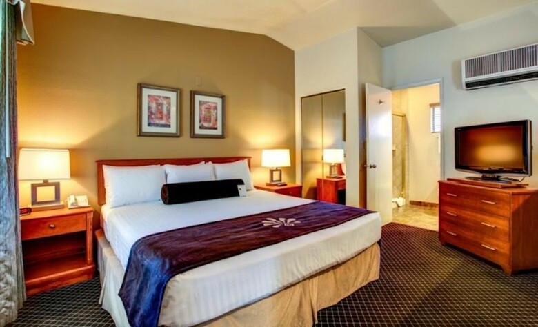 Hotel Alexis Park Resort
