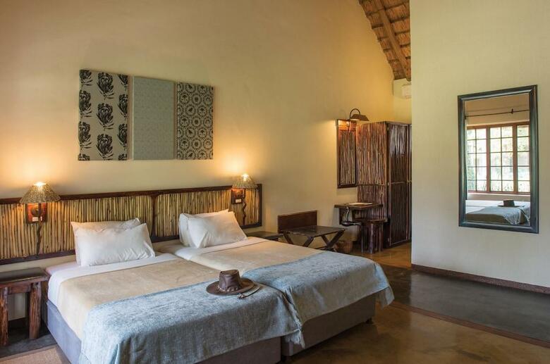 Hotel Hippo Hollow
