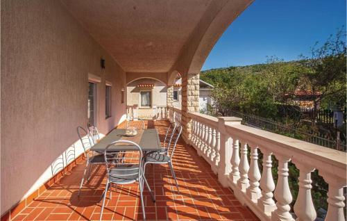 Three-bedroom Apartment Novi Vinodolski 08