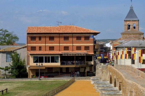 Hotel Hostal Don Suero De Qui�ones