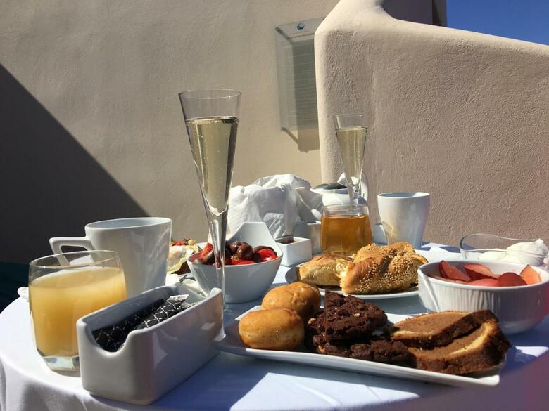 Art Hotel Santorini