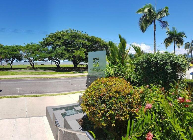 Mercure Hotel Harbourside Cairns