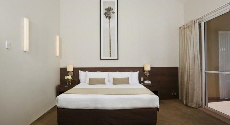 Mercure Hotel Harbourside Cairns