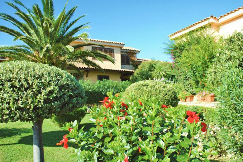 Apartamentos Villaggio Baia De Bahas � Suites