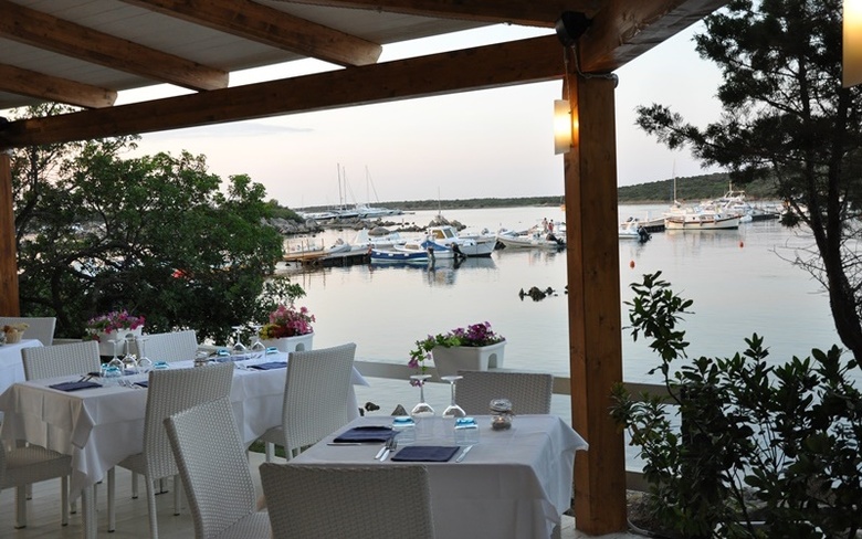 Apartamentos Villaggio Baia De Bahas � Suites