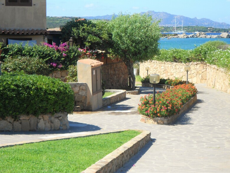 Apartamentos Villaggio Baia De Bahas � Suites