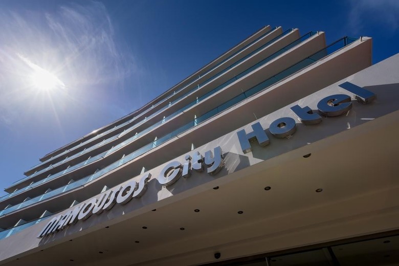 Manousos City Hotel