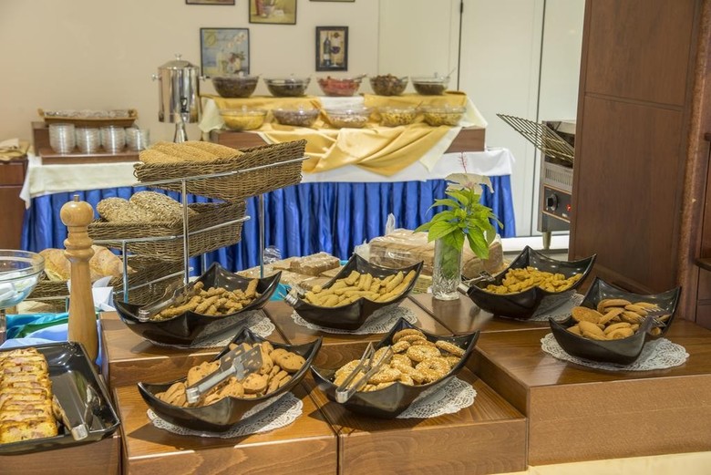 Manousos City Hotel