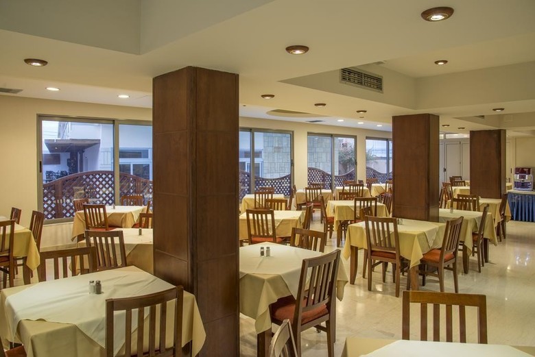 Manousos City Hotel