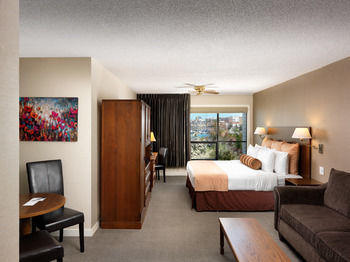 Huntingdon Hotel & Suites On The Harbour