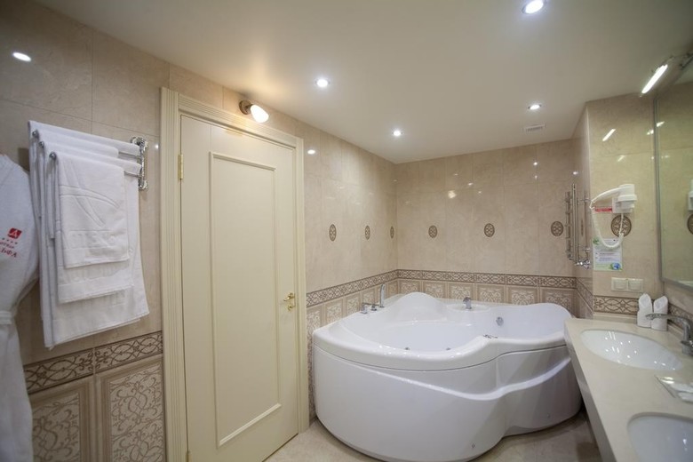 Izmailovo Alfa Hotel