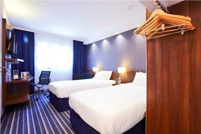 Hotel Holiday Inn Express Marseille Airport