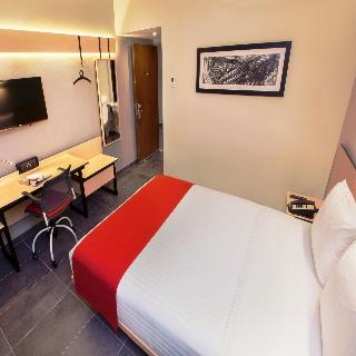 Hotel City Express Plus Cabo San Lucas