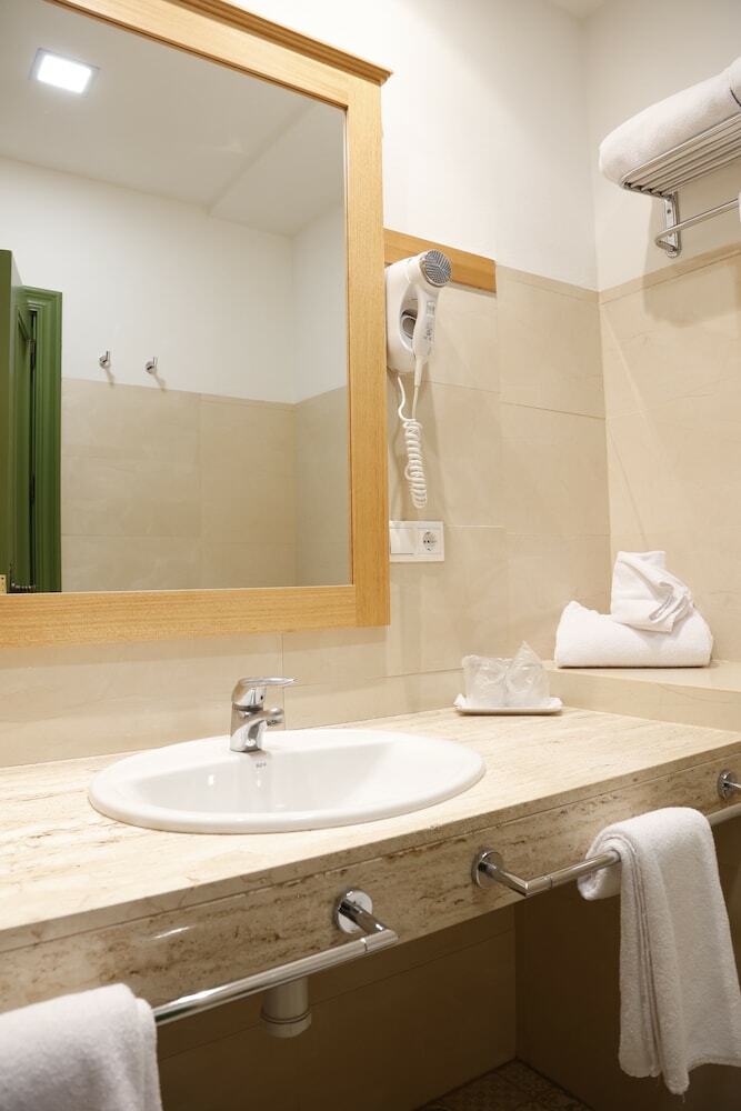 Hotel El Carmen (puente Genil)